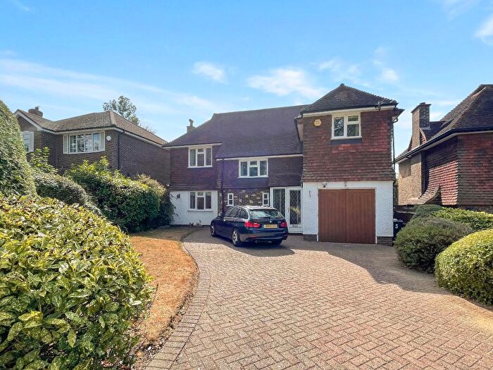 4 Bedroom Detached House For Sale In Ewhurst Avenue, Sanderstead, Surrey, CR2