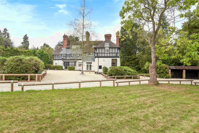 2 Bedroom Apartment To Rent In New Place, London Road, Sunningdale, Ascot, SL5