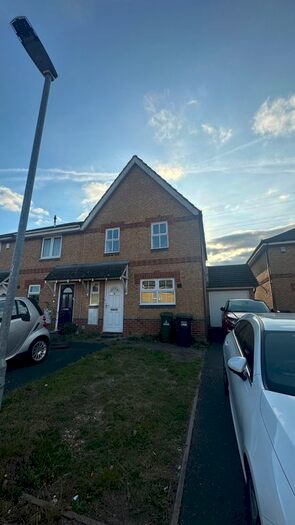 3 Bedroom Semi-Detached House To Rent In Cherry Hills, Watford, WD19