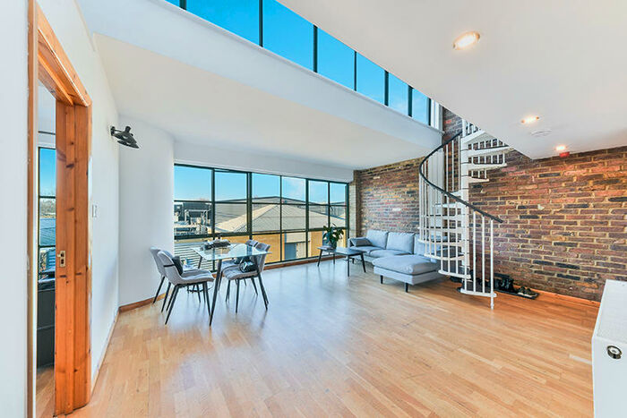 2 Bedroom Apartment To Rent In Islington London, N1