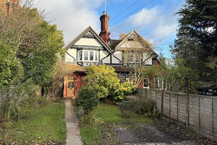 3 Bedroom Semi Detached House For Sale In Petworth Road, Wormley, Godalming, GU8