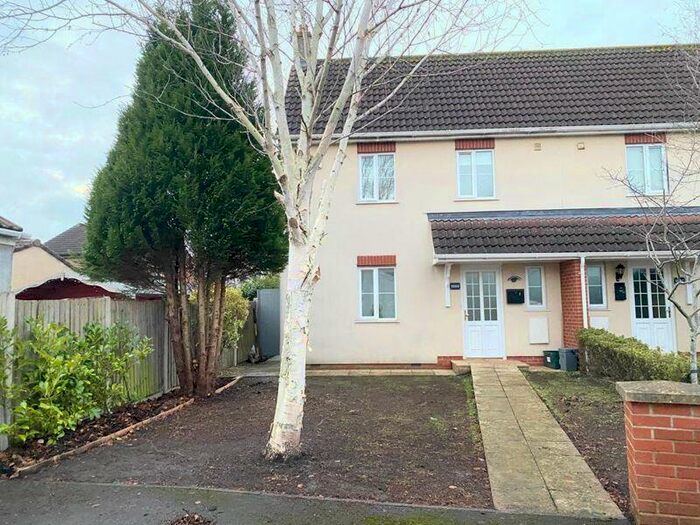 2 Bedroom Semi-Detached House To Rent In High Street Oldland Common Bristol, BS30