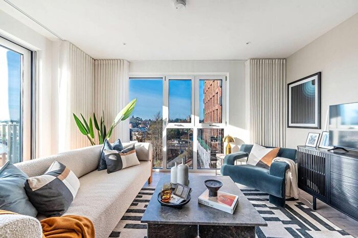 2 Bedroom Flat For Sale In The Exchange Watford, Watford, WD24