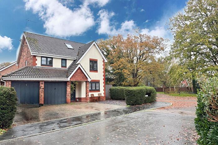 4 Bedroom Detached House For Sale In Oaks Mead, Verwood, BH31