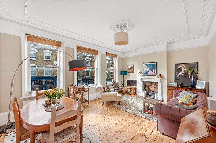 2 Bedroom Maisonette For Sale In Highbury Park, London, N5