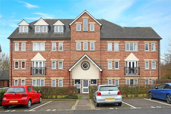 2 Bedroom Flat To Rent In Victory Road, Wanstead, London, E11