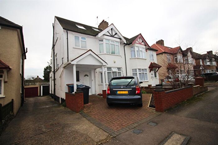 3 Bedroom Maisonette To Rent In Buckingham Road, Edgware, Greater London, HA8