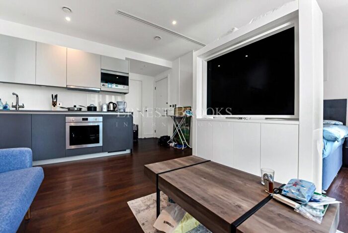 Studio To Rent In Maine Tower, Harbour Central, Canary Wharf, E14