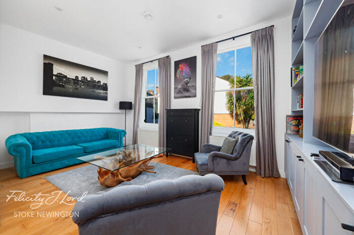 2 Bedroom Flat For Sale In Mountgrove Road, London, N5