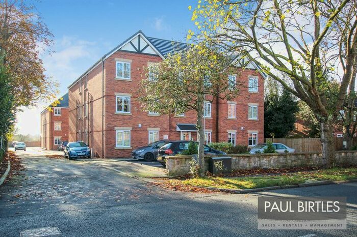 2 Bedroom Flat To Rent In Stretford Road, Urmston, Manchester, M41