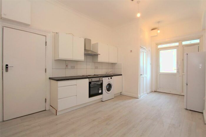 Studio To Rent In Kenton Avenue, Harrow, Middlesex, HA1