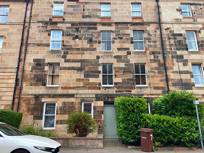 2 Bedroom Flat To Rent In West Newington Place, Newington, Edinburgh, EH9