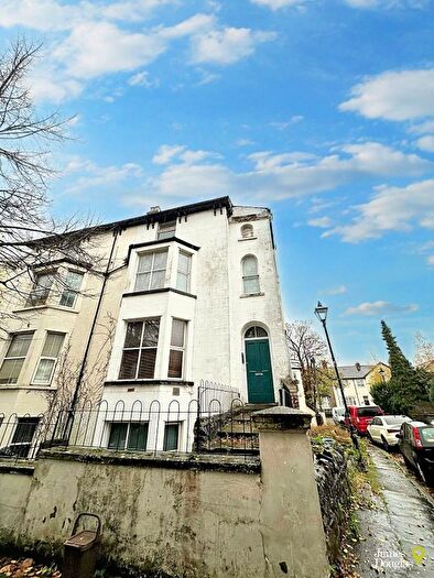 2 Bedroom Flat For Sale In Wordsworth Avenue, Roath, CF24