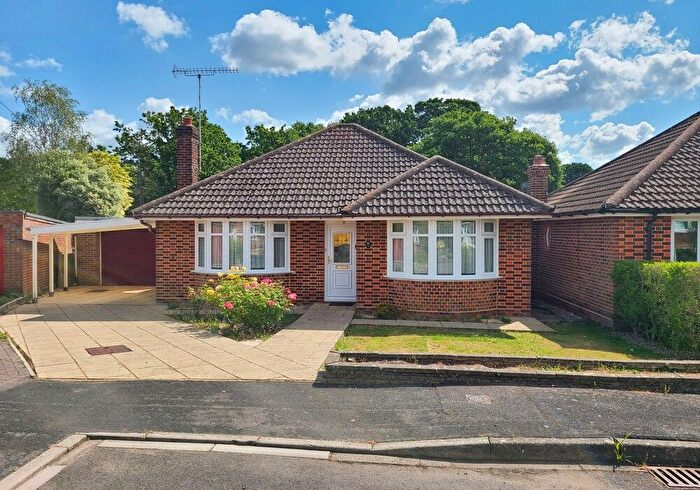 3 Bedroom Bungalow For Sale In Winstone Crescent, North Baddesley, SO52