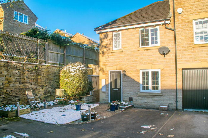 3 Bedroom End Of Terrace House For Sale In Gardeners Walk, Skelmanthorpe, HD8