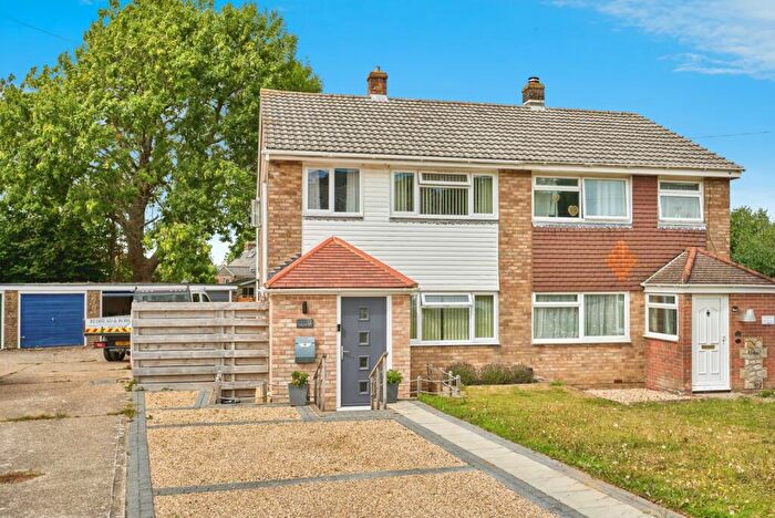 3 Bedroom Semi-Detached House For Sale In Winchester Close, Newport, Isle Of Wight, PO30