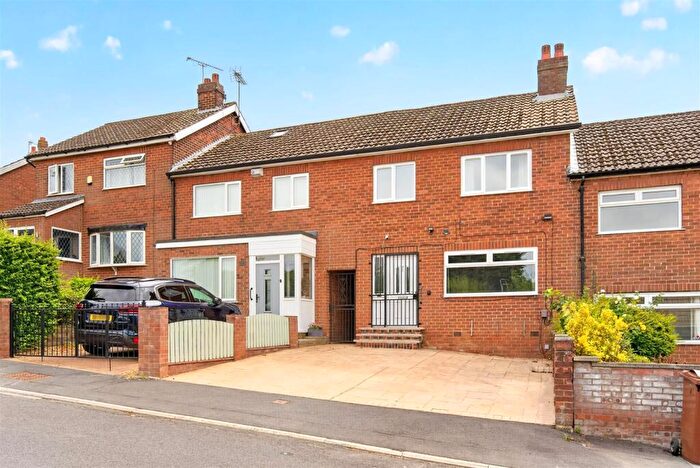3 Bedroom Terraced House For Sale In Beecroft Close, Leeds, LS13