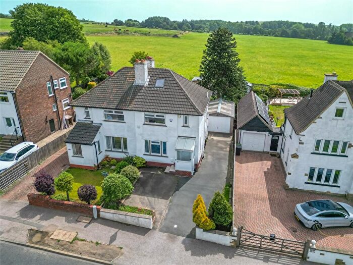 3 Bedroom Semi-Detached House For Sale In Scotchman Lane, Morley, Leeds, LS27