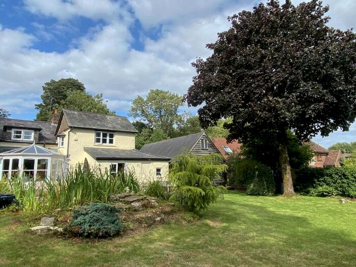 3 Bedroom Property To Rent In Sprigs Holly, Radnage, Chinnor, OX39