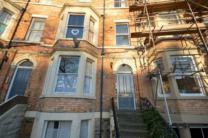 2 Bedroom Flat To Rent In Albemarle Crescent, Scarborough, YO11