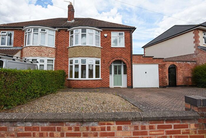 3 Bedroom Semi-Detached House To Rent In Mere Road, Wigston, Leicester, LE18