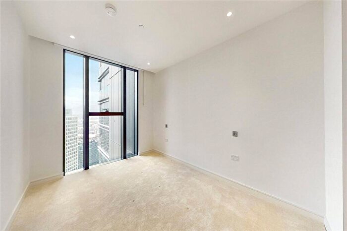 1 Bedroom Flat To Rent In Hampton Tower, London, E14