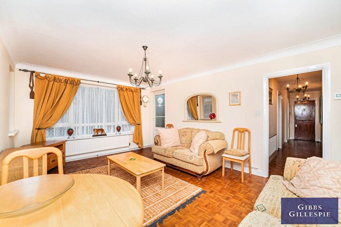 2 Bedroom Flat To Rent In Meadway Court, The Ridings, London, W5