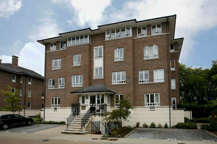 2 Bedroom Flat To Rent In May Bate Avenue, Kingston Upon Thames, KT2