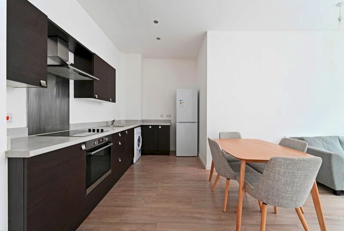 2 Bedroom Flat To Rent In Apt The Gateway, Sheffield, S2