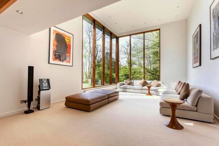 6 Bedroom Detached House To Rent In Lawrence Street, Mill Hill, NW7