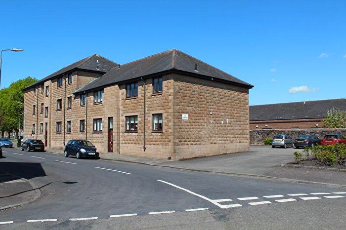 2 Bedroom Flat To Rent In Knoxland Street, Dumbarton, G82