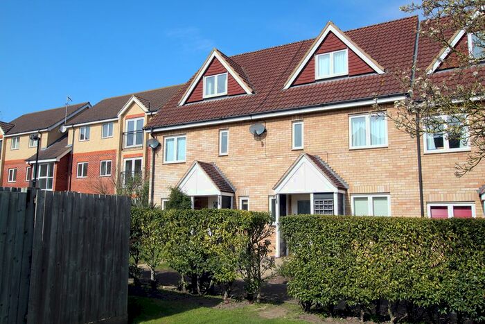 4 Bedroom Town House To Rent In Barnack Grove, Royston, SG8