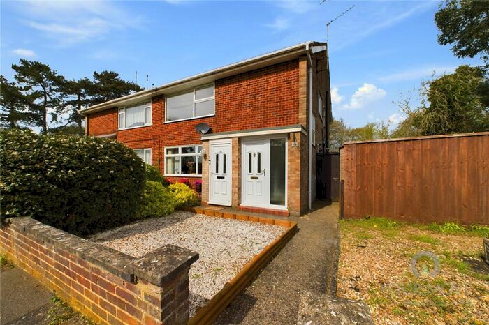 2 Bedroom Flat To Rent In Moreton Way, Kingsthorpe, Northampton, NN2