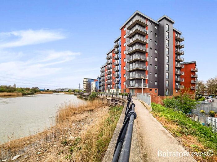 1 Bedroom Flat To Rent In Brook Court, Abbey Road, Barking, IG11