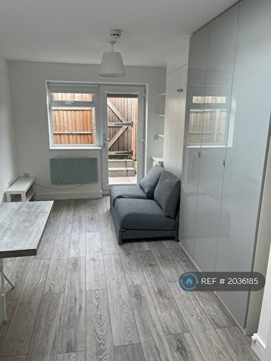 Studio To Rent In Lee, London, SE12