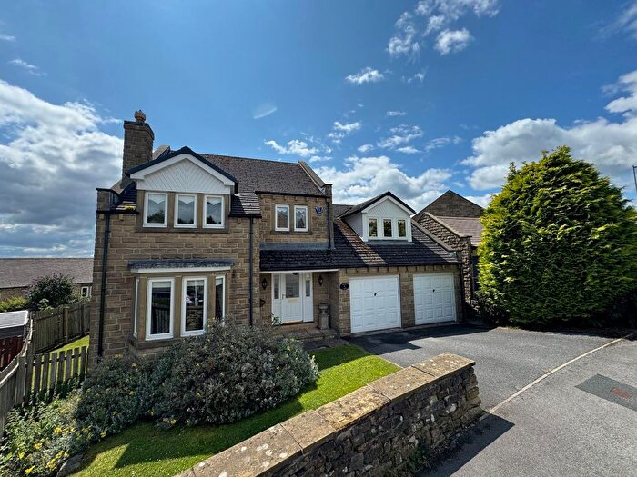 4 Bedroom Detached House For Sale In Whitestone Drive, East Morton, Keighley, BD20