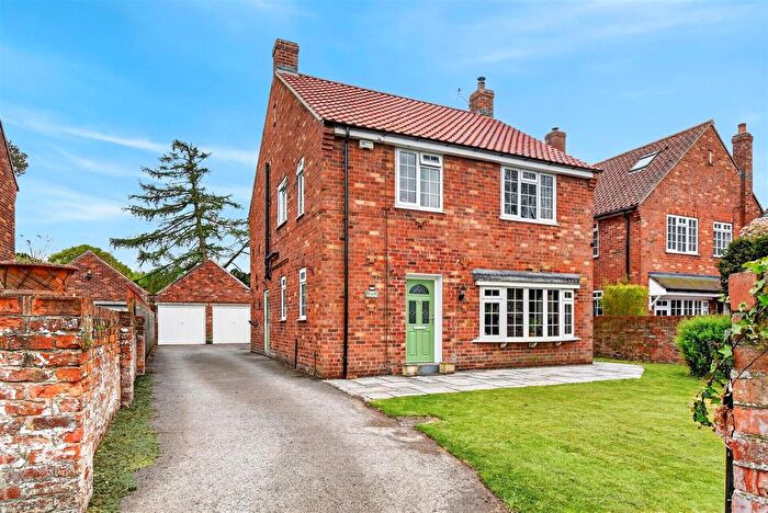 4 Bedroom Detached House For Sale In Huby Road, Sutton-On-The-Forest, York, YO61