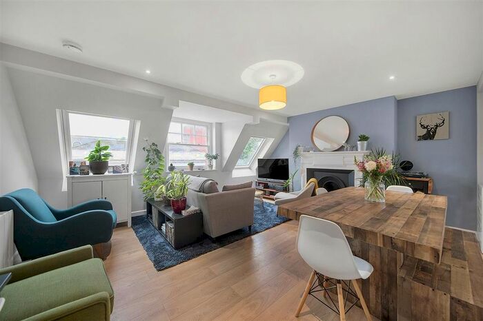 2 Bedroom Flat To Rent In Upper Richmond Road, London, SW15