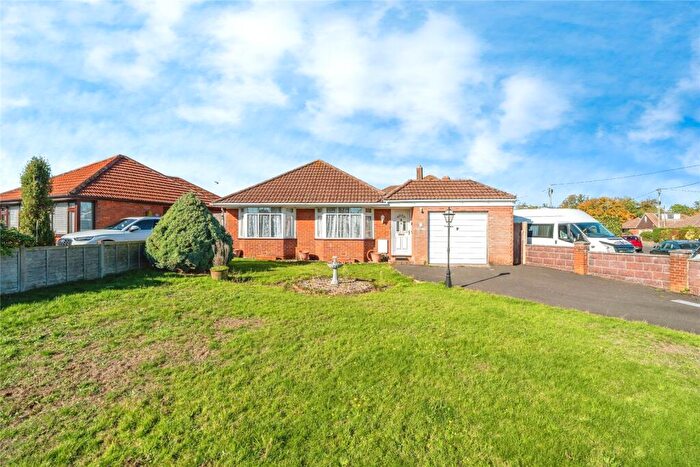 2 Bedroom Bungalow For Sale In Arundel Road, Totton, Southampton, Hampshire, SO40