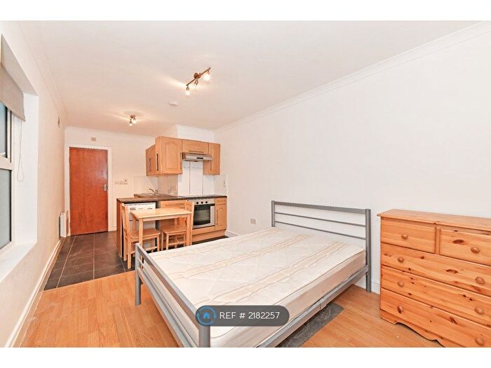 Studio To Rent In London, London, N8