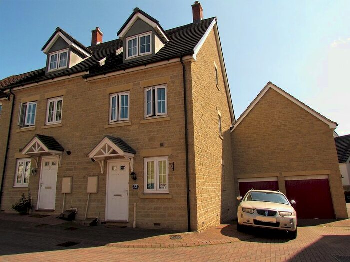 3 Bedroom Terraced House To Rent In Hillside Drive, Frome, BA11