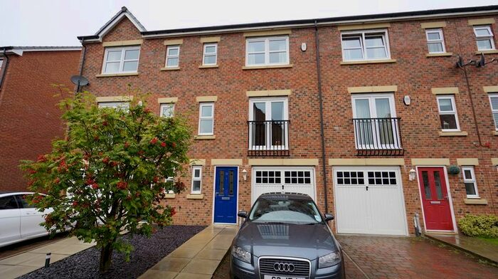 3 Bedroom Town House To Rent In Hawks Edge, West Moor, Newcastle Upon Tyne NE12