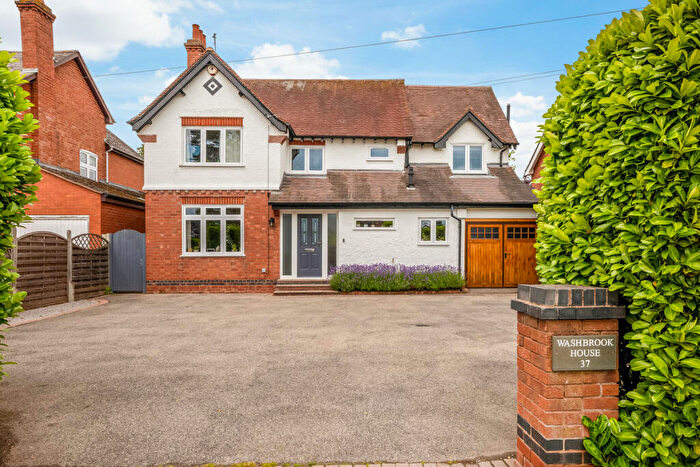 4 Bedroom Detached House For Sale In Birches Lane, Kenilworth, Warwickshire, CV8