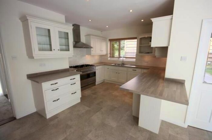 4 Bedroom Property To Rent In Guildford Park Avenue, Guildford, GU2