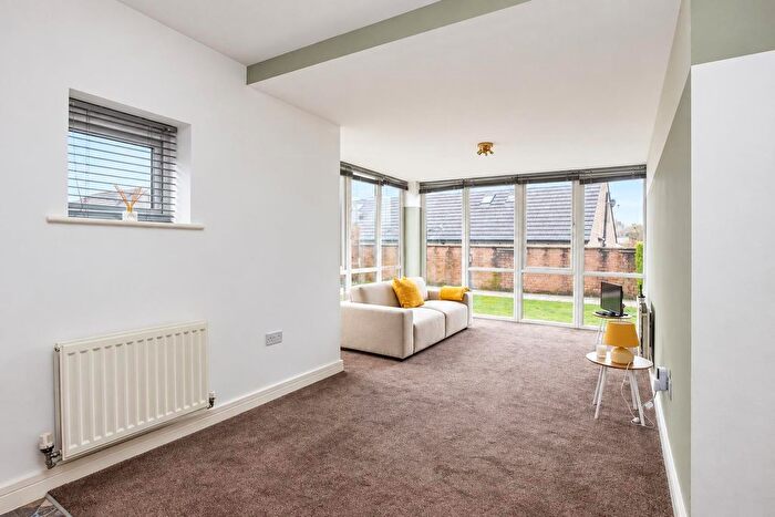 2 Bedroom Flat For Sale In Ainsworth Court Apartments, Darwen, BB3