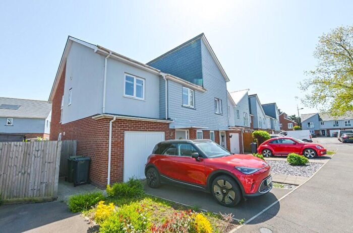 4 Bedroom Semi-Detached House For Sale In Cornflower Crescent, Polegate, East Sussex, BN26