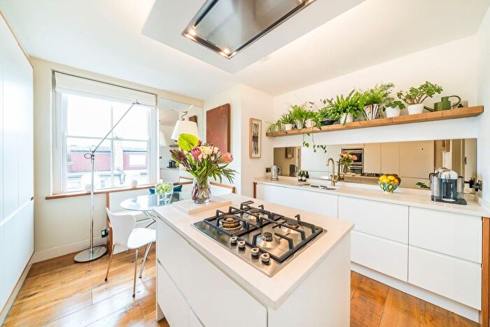 2 Bedroom Flat For Sale In Riverview Gardens, Hammersmith, SW13