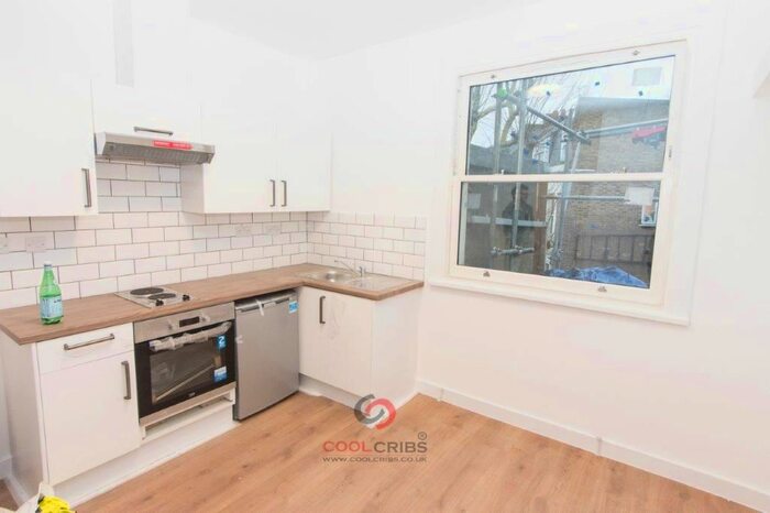 Studio To Rent In Warwick Road, Earls Court, London, SW5