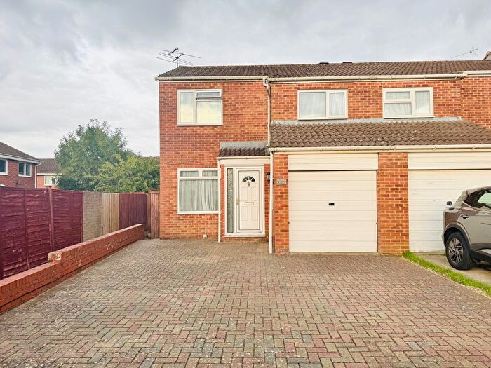 3 Bedroom Semi-Detached House To Rent In Ridge Nether Moor, Swindon, SN3