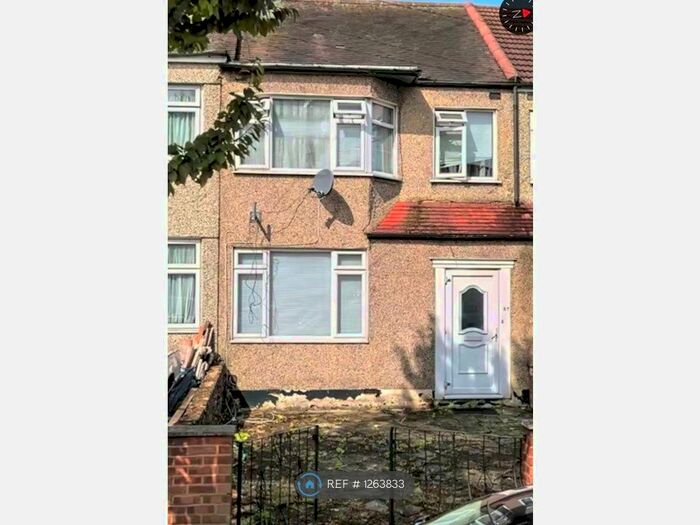 3 Bedroom Terraced House To Rent In Newbury Avenue, Enfield EN3